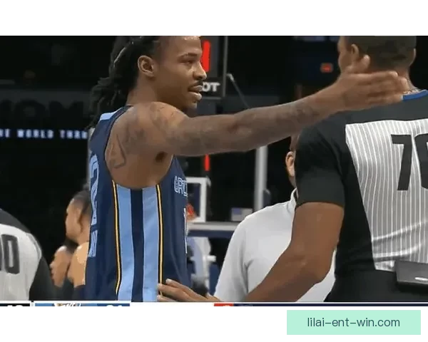 西卡因摊手抱怨裁判判罚吃到第二个技术犯规被驱逐出场